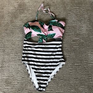 Cupshe Cutout One Piece Swimming Suit
